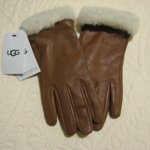 UGG Classic Leather Shorty Tech Gloves - Picture 2 of 4
